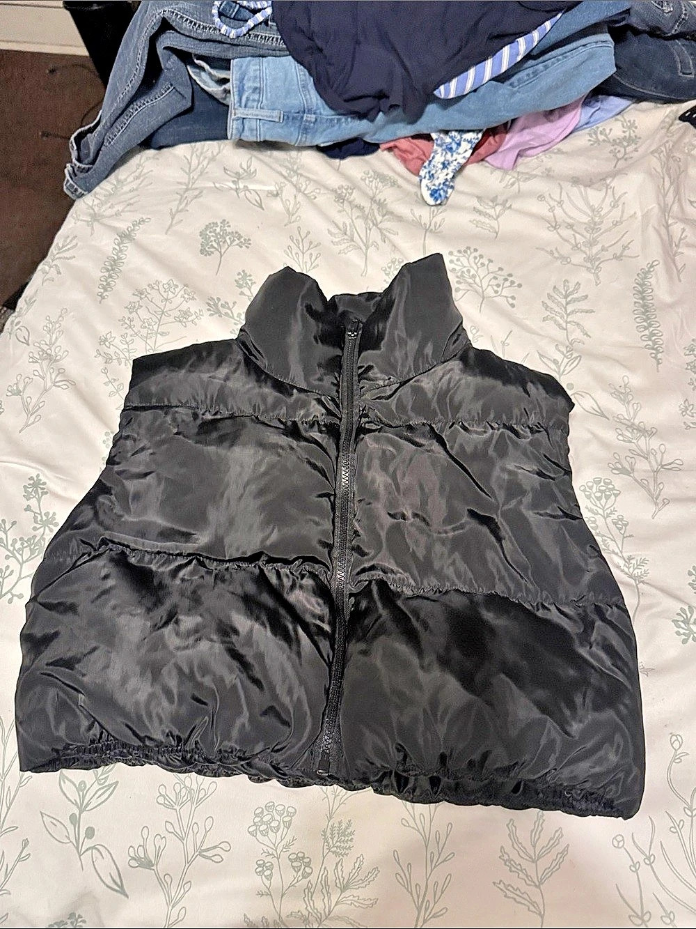 SHEIN Solid Zip Up Puffer Vest Black small
